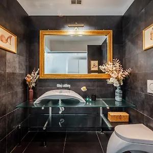 Appartamento The Boutique - Iconic In Galleria Duomo With Private Parking, Milano
