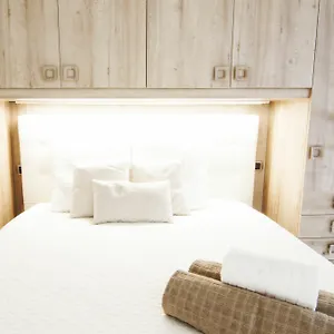 https://alessias-flat-portello.italymilanhotels.net